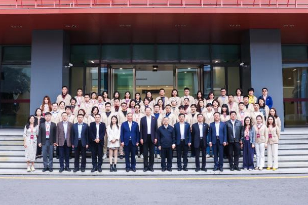 第二期“記者之家”大學堂媒體融合創新班在上海交大結業